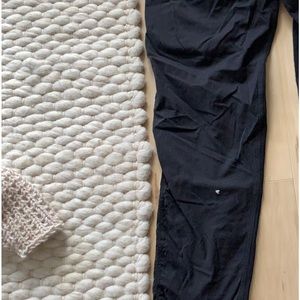 Woman’s lulu lemon pants